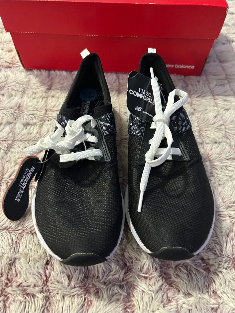 New Balance Black & White women’s Athletic Sneakers size 7